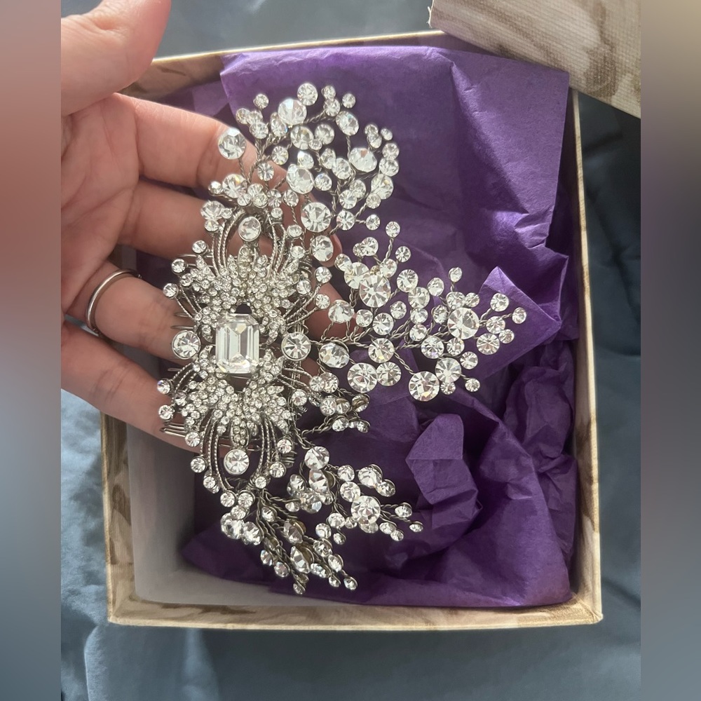 Crystal comb bridal piece